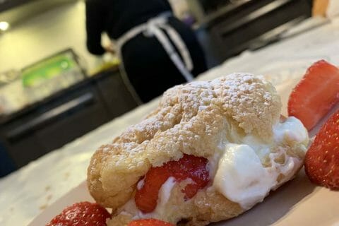 Cliquez pour zoomer ! Choux craquelin fraises chantilly Thermomix par farah_boubou