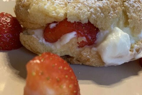 Cliquez pour zoomer ! Choux craquelin fraises chantilly Thermomix par farah_boubou