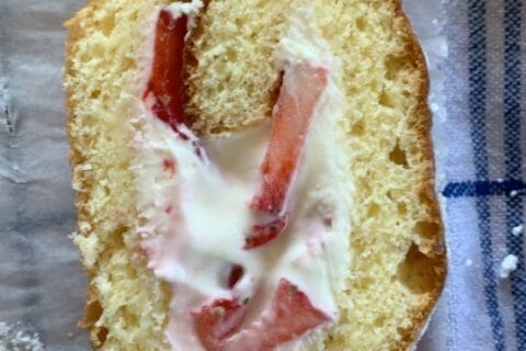 Cliquez pour zoomer ! Fraisier roulé Thermomix par anais_225