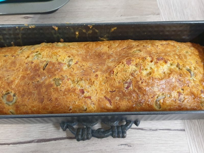 Cliquez pour zoomer ! Cake aux poivrons, fêta et olives Thermomix par estelle1992