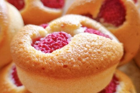 Cliquez pour zoomer ! Visitandines aux framboises Thermomix par emice1119