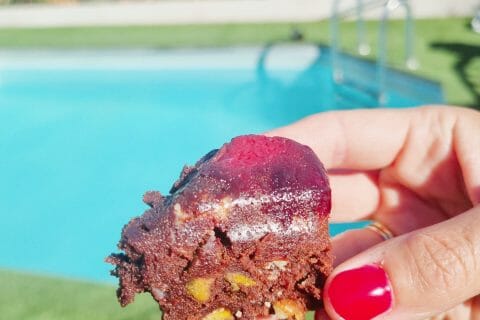 Cliquez pour zoomer ! Brownie framboises, pistaches et pépites de chocolat blanc Thermomix par emice1119