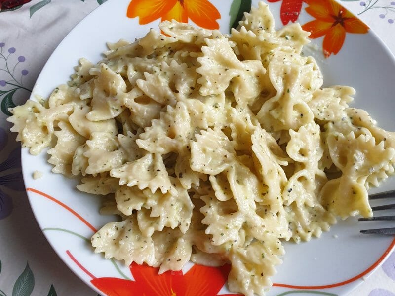 Cliquez pour zoomer ! Farfalle à la crème de courgettes Thermomix par Ercan