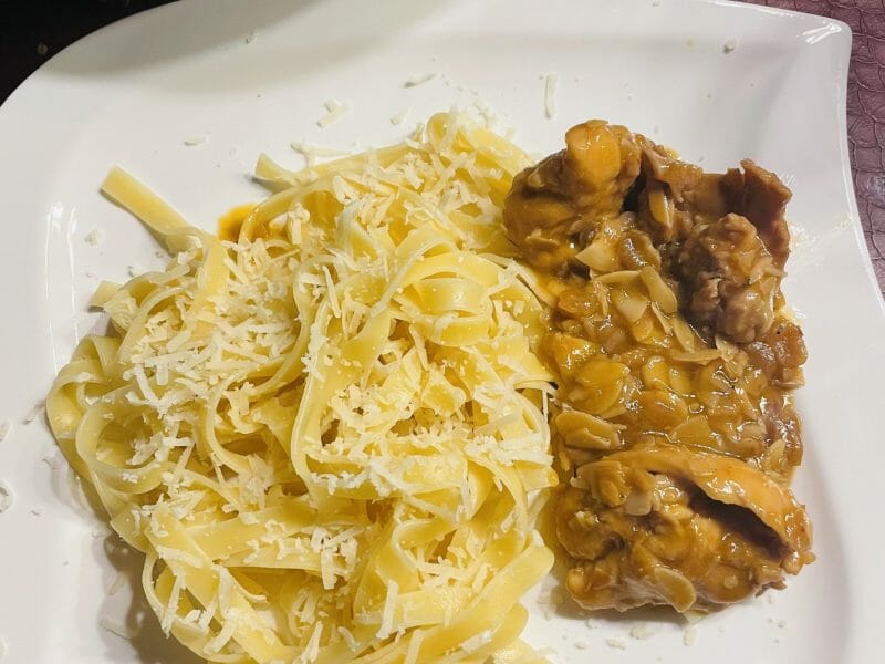 Cliquez pour zoomer ! Poulet aux amandes Thermomix par aurelie_424