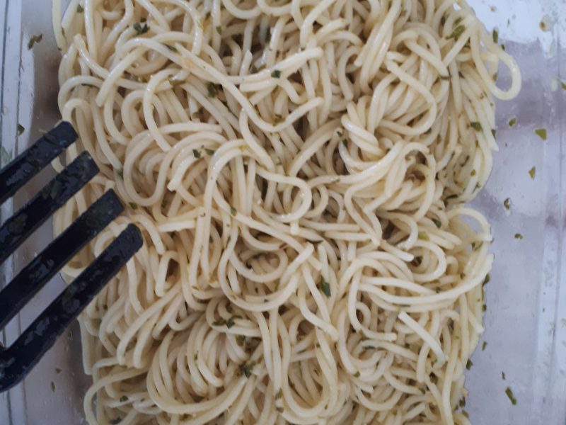 Cliquez pour zoomer ! Spaghetti à l’ail et à l’huile d’olive Thermomix par houria_khemies