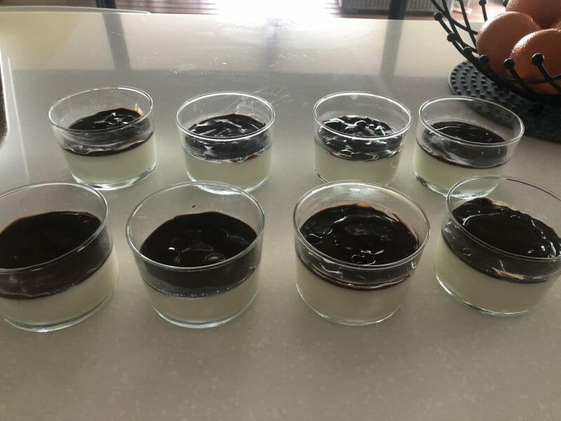 Cliquez pour zoomer ! Panna cotta à la pastille Vichy et sa coque choco-Get 27 Thermomix par sucrier