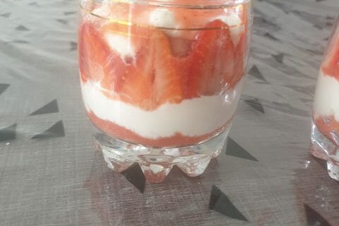 Cliquez pour zoomer ! Tiramisu aux fraises en verrines Thermomix par sab08230