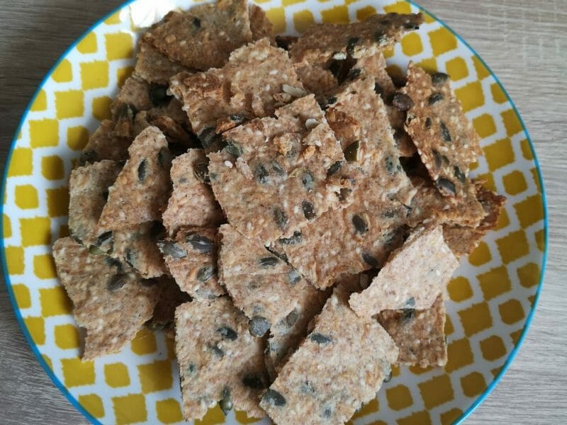 Cliquez pour zoomer ! Crackers salés à l’emmental et aux graines Thermomix par melleboubou