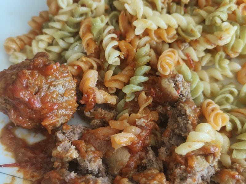 Cliquez pour zoomer ! Boulettes de viande sauce aux poivrons rouges Thermomix par jejo