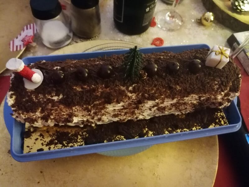 Cliquez pour zoomer ! Bûche forêt noire Thermomix par jen59490