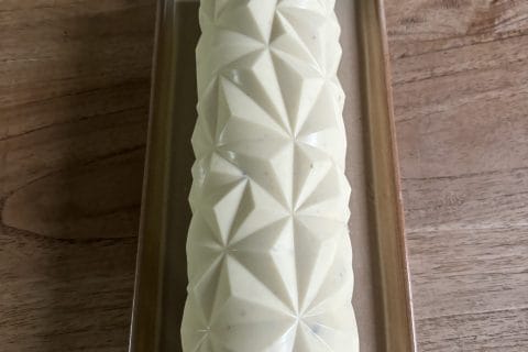 Cliquez pour zoomer ! Bûche de Noël framboises et chocolat blanc Thermomix par cathbc