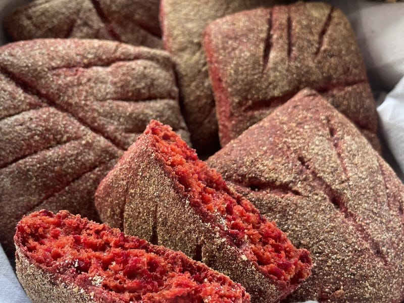 Cliquez pour zoomer ! Pain à la betterave Thermomix par Jihane-1025