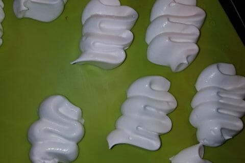 Cliquez pour zoomer ! Meringues Thermomix par Clem102
