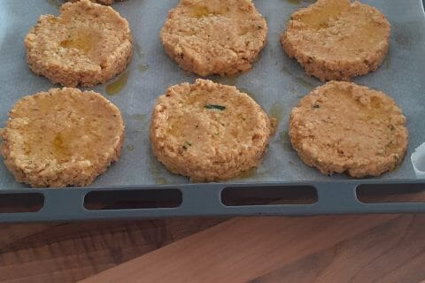 Cliquez pour zoomer ! Galettes de chou-fleur et sauce yaourt Thermomix par 🦕VéroFripouille🦖