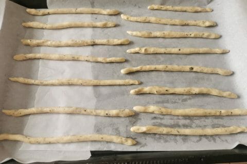 Cliquez pour zoomer ! Gressins parmesan basilic Thermomix par sve60