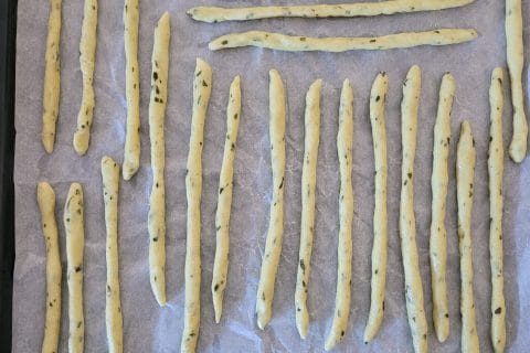 Cliquez pour zoomer ! Gressins parmesan basilic Thermomix par cflo68🐞