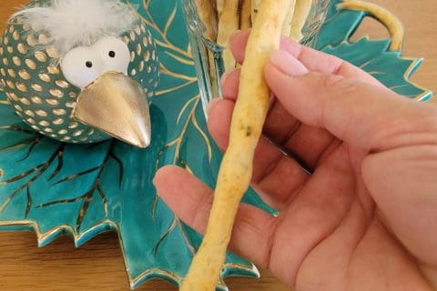 Cliquez pour zoomer ! Gressins parmesan basilic Thermomix par cflo68🐞