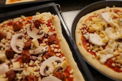Cliquez pour zoomer ! Pizza au saumon et sauce kiri Thermomix par cflo68🐞