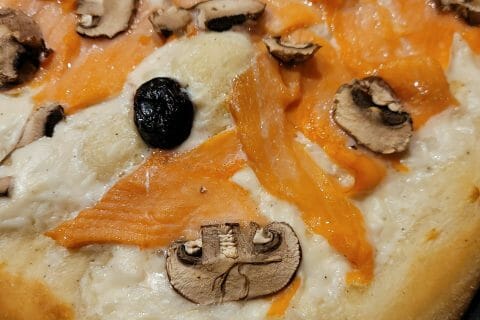 Cliquez pour zoomer ! Pizza au saumon et sauce kiri Thermomix par cflo68🐞