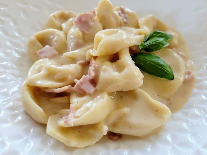 Cliquez pour zoomer ! Tortellini sauce crémeuse au jambon Thermomix par cflo68🐞