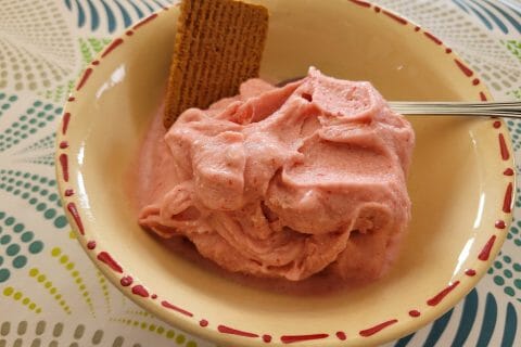 Cliquez pour zoomer ! Glace à la fraise Thermomix par cflo68🐞