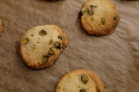 Cliquez pour zoomer ! Biscuits à la cardamome et aux pistaches Thermomix par cflo68🐞