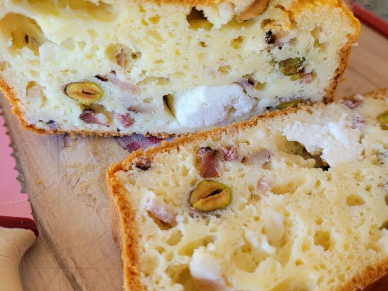 Cliquez pour zoomer ! Cake chèvre, noisettes et lardons Thermomix par cflo68🐞