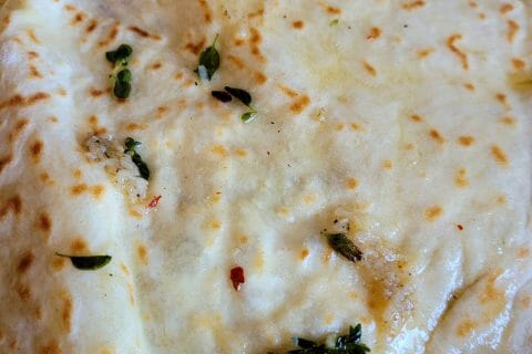 Cliquez pour zoomer ! Naans à l’ail et à la coriandre Thermomix par cflo68🐞