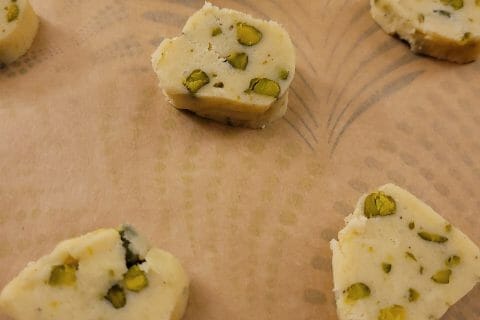 Cliquez pour zoomer ! Biscuits à la cardamome et aux pistaches Thermomix par cflo68🐞