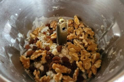 Cliquez pour zoomer ! Cake à la fourme d’Ambert, noix et raisins secs Thermomix par cflo68🐞