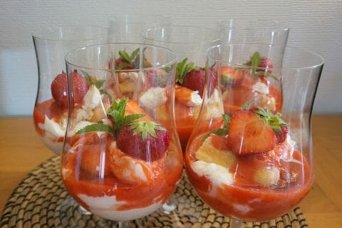 Cliquez pour zoomer ! Tiramisu aux fraises en verrines Thermomix par cflo68🐞