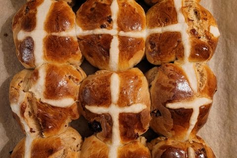 Cliquez pour zoomer ! Hot cross buns – petits pains anglais de Pâques Thermomix par cflo68🐞