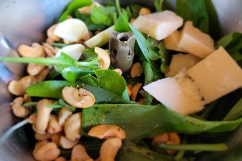 Cliquez pour zoomer ! Pesto aux fanes de radis Thermomix par cflo68🐞