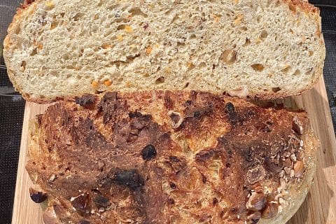 Cliquez pour zoomer ! Pain cocotte aux carottes et aux noisettes Thermomix par soniamanga