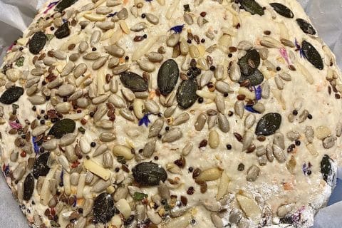 Cliquez pour zoomer ! Pain cocotte aux carottes et aux noisettes Thermomix par soniamanga