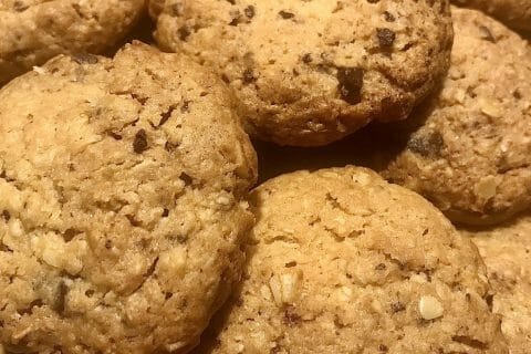 Cliquez pour zoomer ! Biscuits aux flocons d’avoine, cacahuètes et chocolat Thermomix par soniamanga