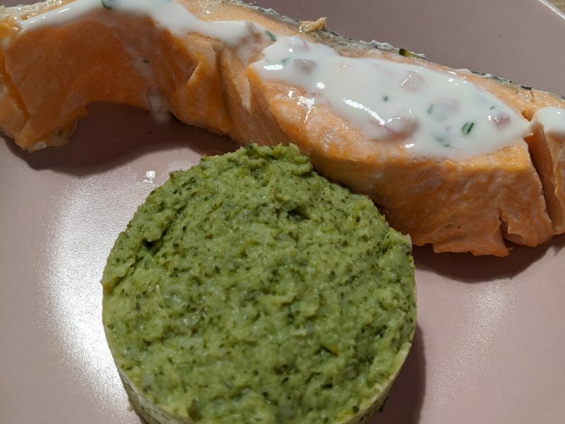 Cliquez pour zoomer ! Saumon sur purée de brocolis Thermomix par camille_261