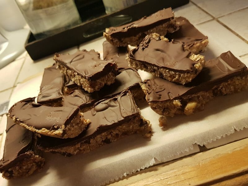 Cliquez pour zoomer ! Barres de céréales à l’avoine, noisettes, banane et chocolat Thermomix par voodoo2131