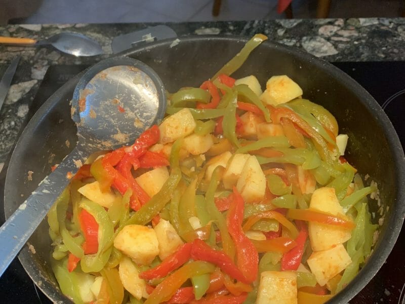 Cliquez pour zoomer ! Boeuf aux poivrons et pommes de terre Thermomix par Nikoleta