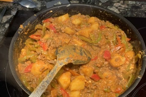 Cliquez pour zoomer ! Boeuf aux poivrons et pommes de terre Thermomix par Nikoleta