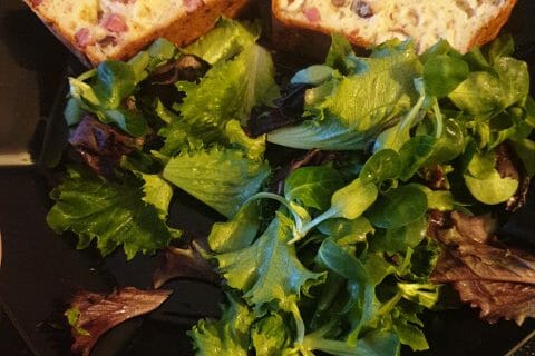 Cliquez pour zoomer ! Cake chèvre, noisettes et lardons Thermomix par djdodo