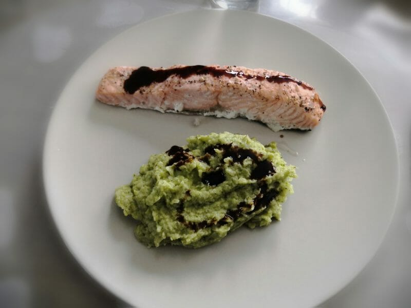 Cliquez pour zoomer ! Saumon sur purée de brocolis Thermomix par sab01800