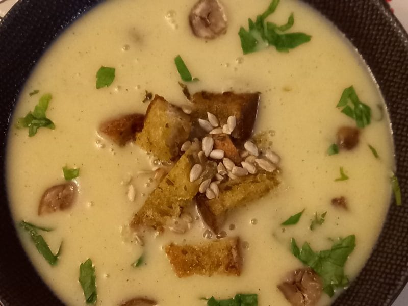 Cliquez pour zoomer ! Velouté à l’oignon et aux pommes de terre Thermomix par gloria68