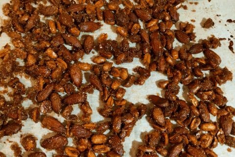 Cliquez pour zoomer ! Amandes grillées à la cannelle et au miel Thermomix par Cindouce
