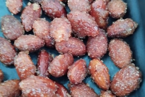 Cliquez pour zoomer ! Amandes grillées à la cannelle et au miel Thermomix par emilie_409