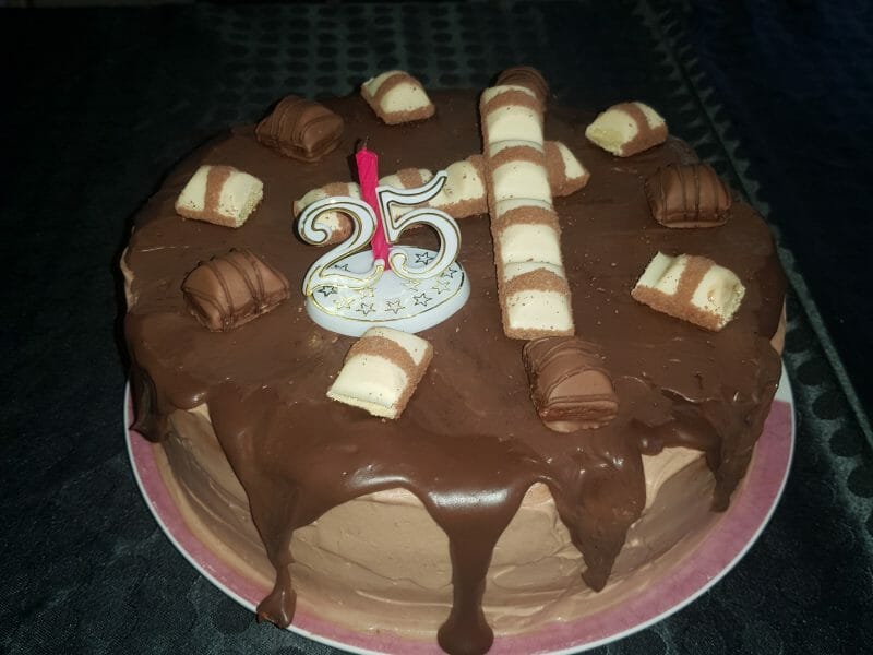 Cliquez pour zoomer ! Layer cake Kinder Bueno Thermomix par sarah_237