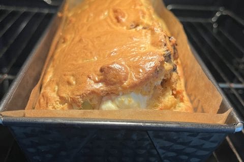 Cliquez pour zoomer ! Cake tomates séchées, olives vertes et feta Thermomix par sarahpagn