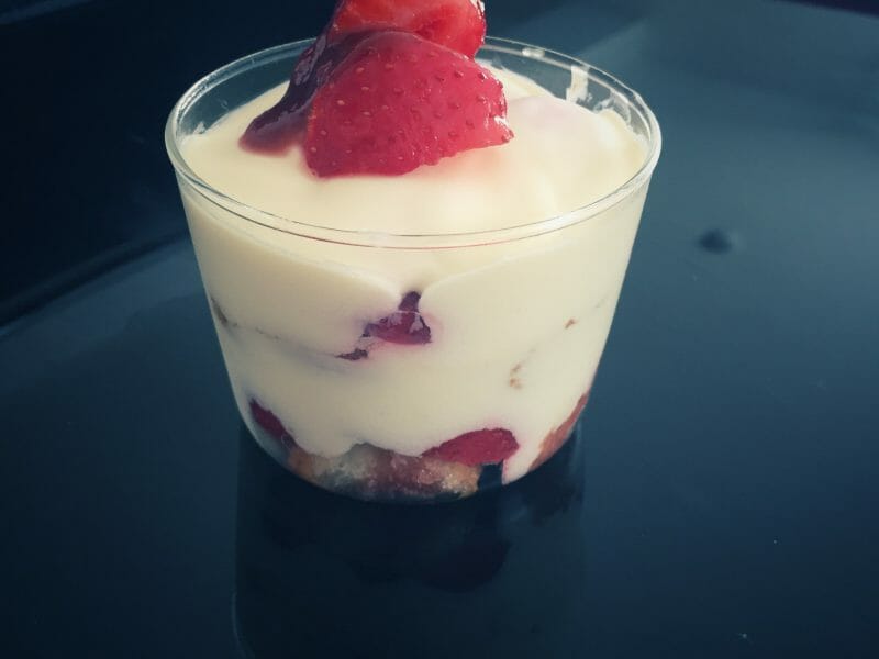 Cliquez pour zoomer ! Délices fraises et chocolat blanc Thermomix par coco_35