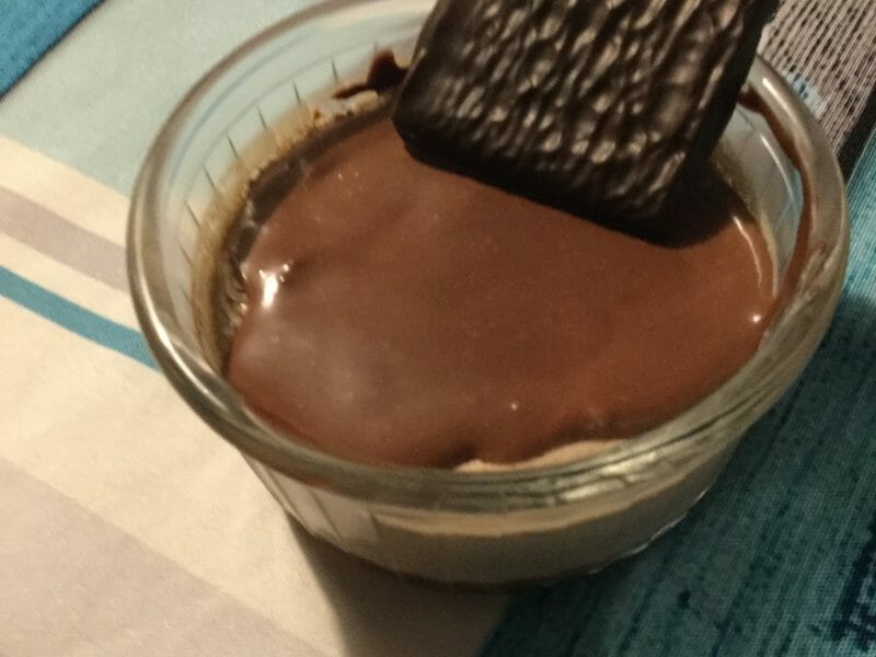 Cliquez pour zoomer ! Panna cotta à la pastille Vichy et sa coque choco-Get 27 Thermomix par gessie