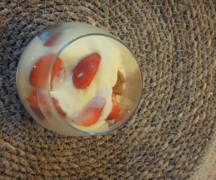 Cliquez pour zoomer ! Délices fraises et chocolat blanc Thermomix par Manon DA